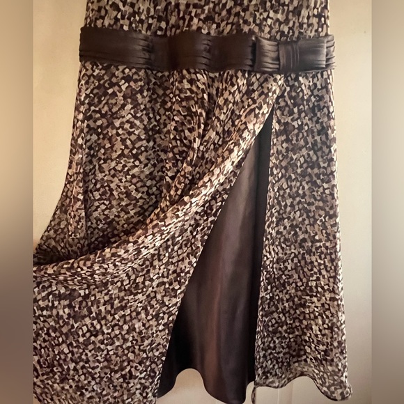 Fun & Frilly Sleeveless Dress - Picture 5 of 9